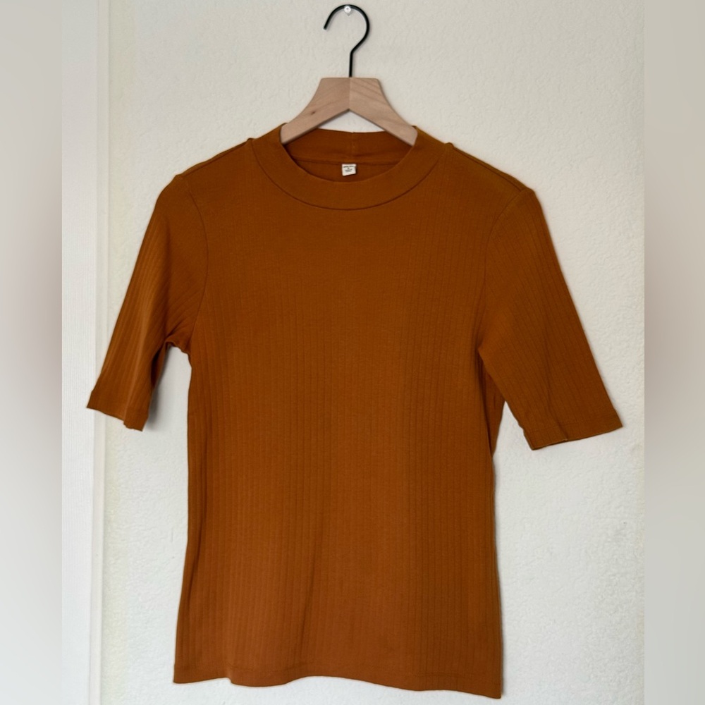 UNIQLO Orange Brown Mock Neck Shirt Size Medium